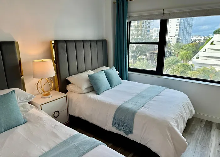 Directly On The Beach With Pool & Parking