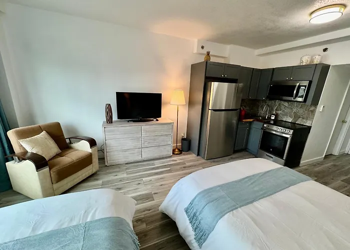 Directly On The Beach With Pool & Parking
