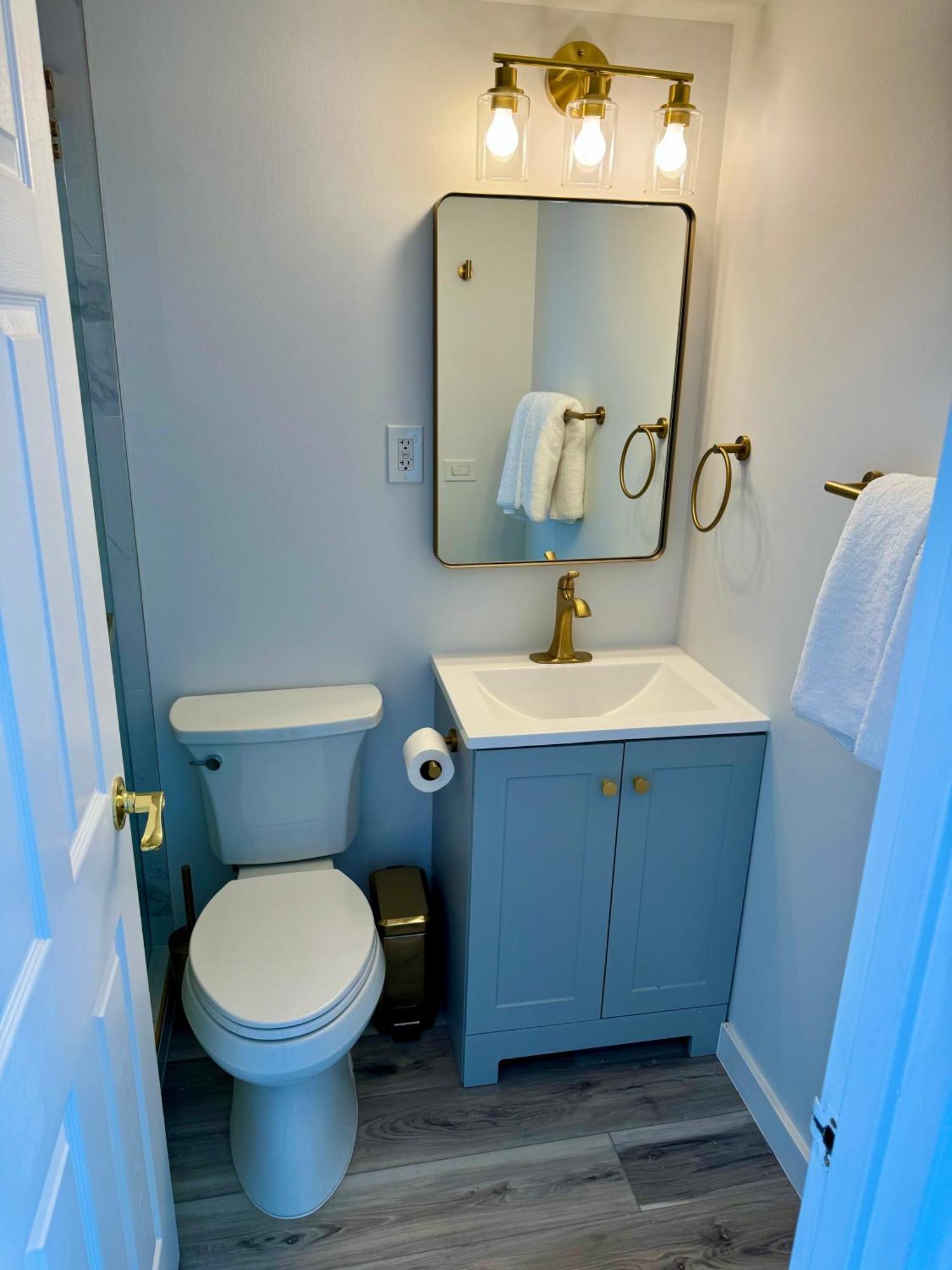 Directly On The With Pool & Parking Appartement *