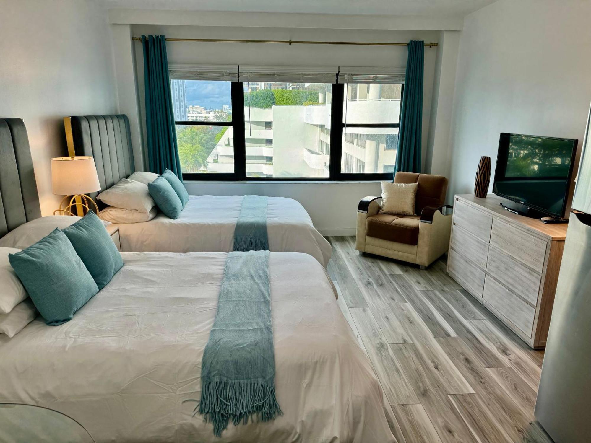 Appartement Directly On The With Pool & Parking